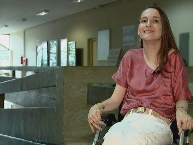 Estudante supera paralisia cerebral e faz mestrado em psicologia