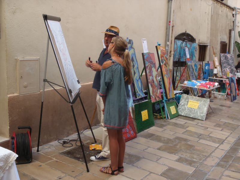 Expo-animation rue des porches à Hyères