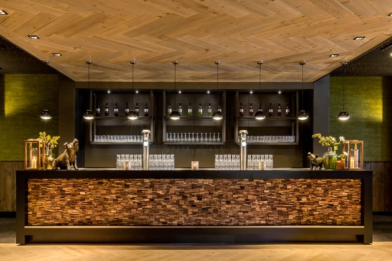 Schuren en waxen parketvloer - Restaurant De Landgoederij