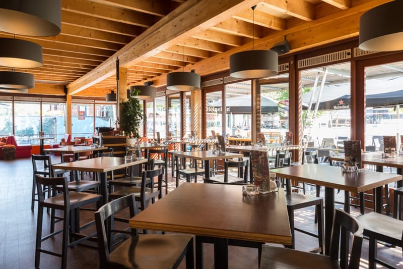 Schuren en oliën parketvloer - Restaurant The Basket