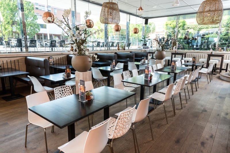 Schuren en oliën parketvloer - Restaurant The Basket