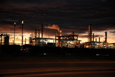 Lubricators and Hose Whips Enhances the Lifetime of Equipments!