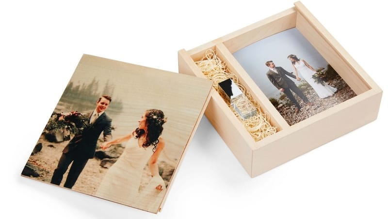 USB stick & prints (Wooden box)