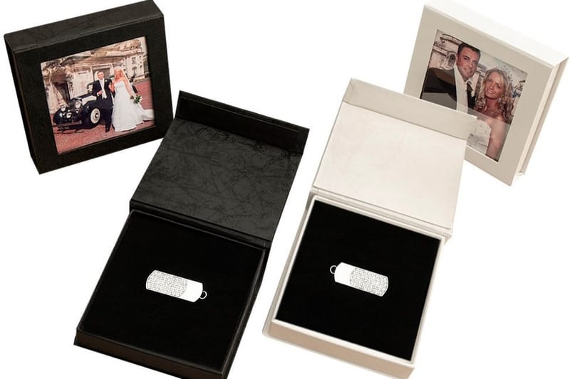 Picture box  with USB stick