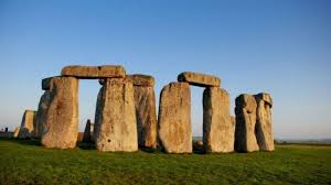 GIURDIGNANO: dolmen e menhir