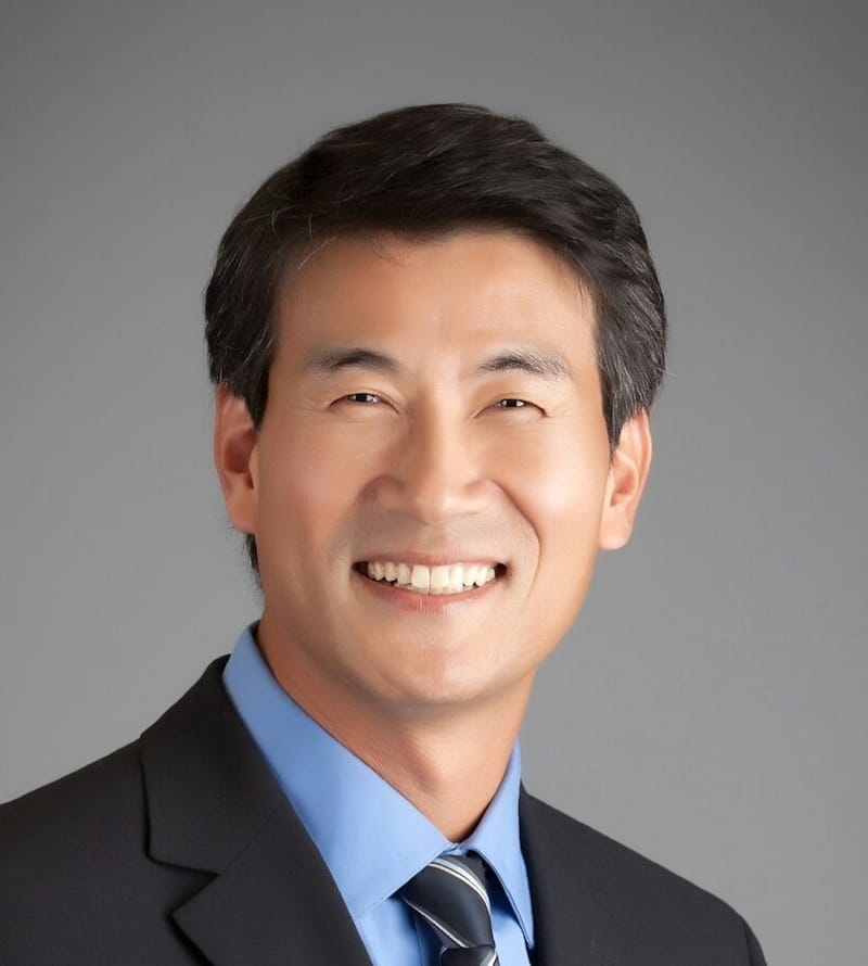 Dr. Eric Park      (Congress Chair)