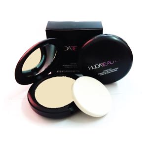 بودرة من Huda Beauty