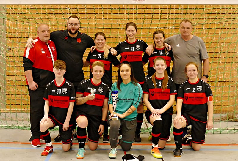 Frauenmannschaft:        Budenzauber - Frauenmannschaft holt 2. Platz beim Mitternachtsturnier