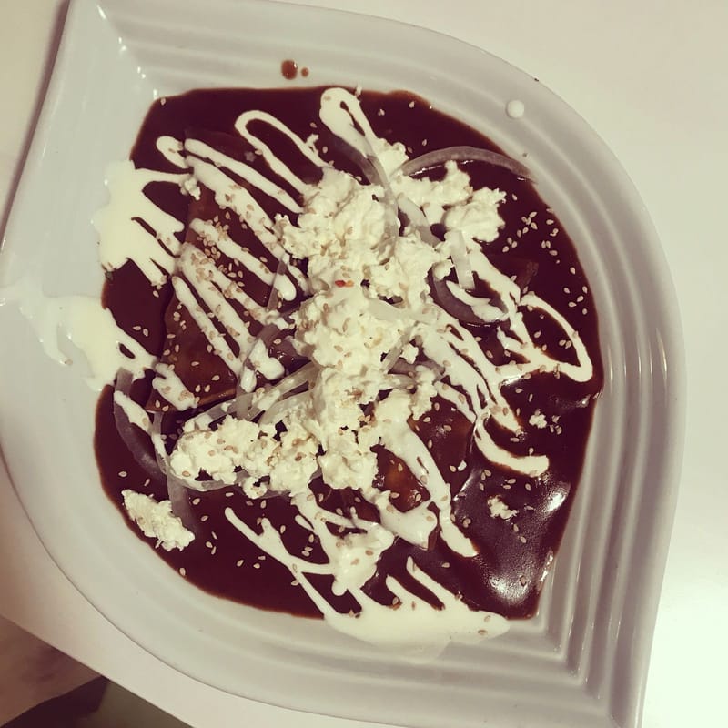 ENCHILADAS DE MOLE